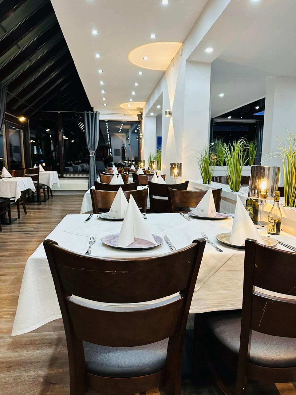 Hotel & Restaurant Olio E Pane เอนซ์เคลิสแทร์เลอ ภายนอก รูปภาพ